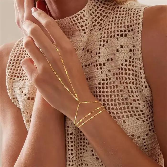 Bracelet Vintage Multicouches Connecté Femme Chaîne Maillons Fins Design Bohème Accessoire Polyvalent Occasions Spéciales