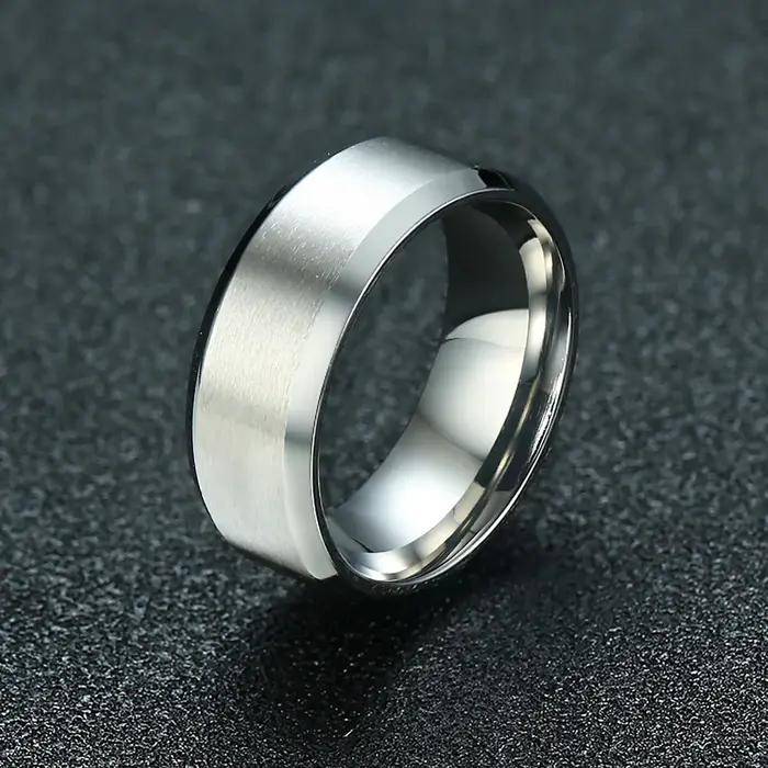 Bague centrale brossée à bord biseauté en acier inoxydable pour hommes et femmes, bijoux personnalis