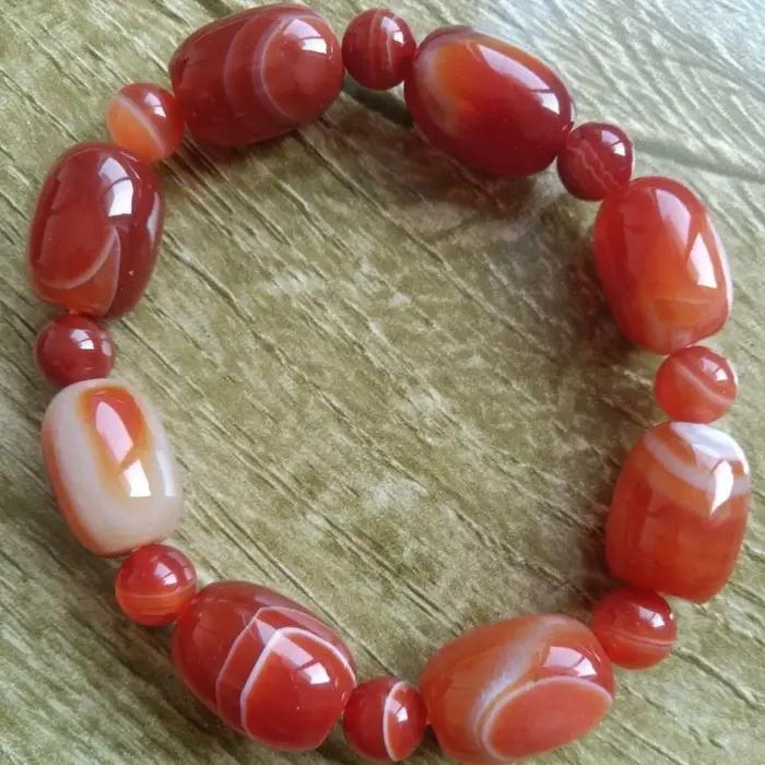 Bracelet en perles à bandes rouges fait main ethnique bohème unisexe réglable pour femmes et hommes occasions spéciales cadeau