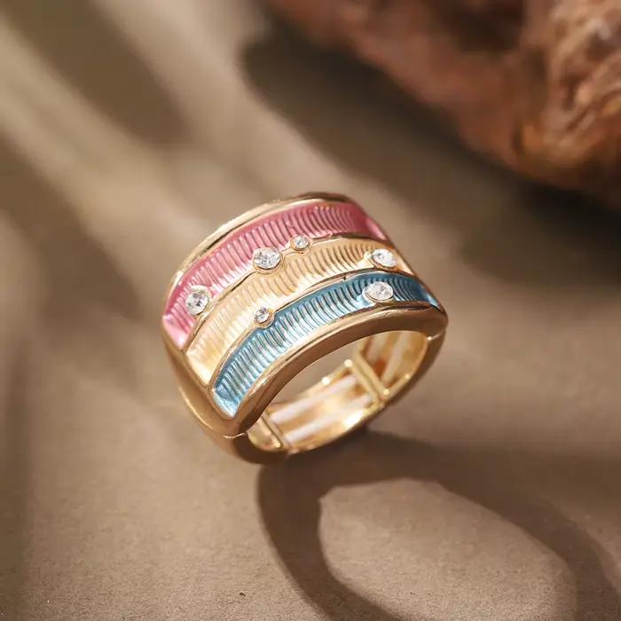 Bague géométrique rétro réglable en alliage de zinc avec strass blanc ou kaki pour femmes occasions spéciales et quotidiennes