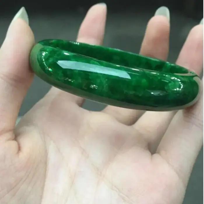 Bracelet en jadéite sèche émeraude
