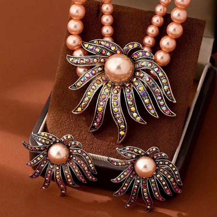 Parure de bijoux exagérée avec pendentif corail et perles, collier et boucles d'oreilles pour femme,