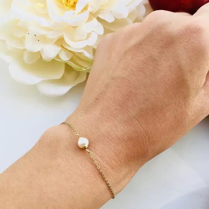 SUNIBI Bracelet en acier inoxydable pour femmes coquille de mer simulée-perle Ultra mince lien de chaîne