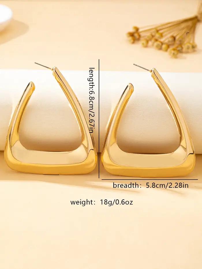 Boucles d'oreilles dorées triangulaires pour femmes, élégantes et confortables pour le bureau et les occasions spéciales