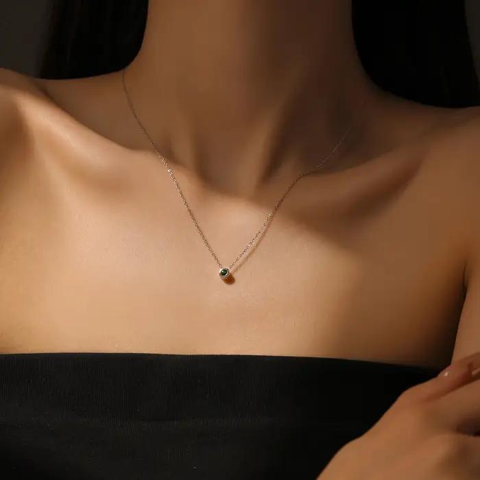 Collier pendentif rond en argent regardé 925 pour femme