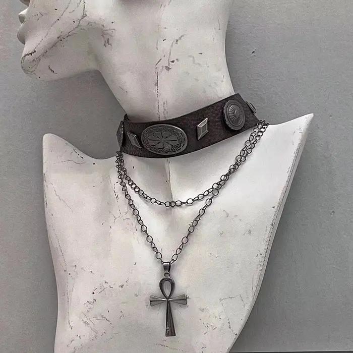 Maillard – collier avec pendentif à rivets en Faux cuir marron pour femmes