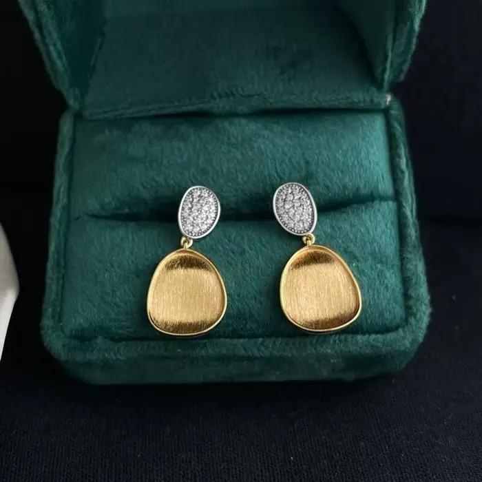 Boucles d'oreilles brossées incrustées de diamants ovales rétro pour femmes, boucles d'oreilles géométriques ondulées brillantes, goujon, conception unique, cadeau de bijoux de fête
