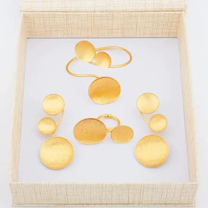 Ensemble de bijoux YM plaqué or pour femmes avec collier, boucles d'oreilles, bracelet et bague pour occasions spéciales et cérémonies de mariage