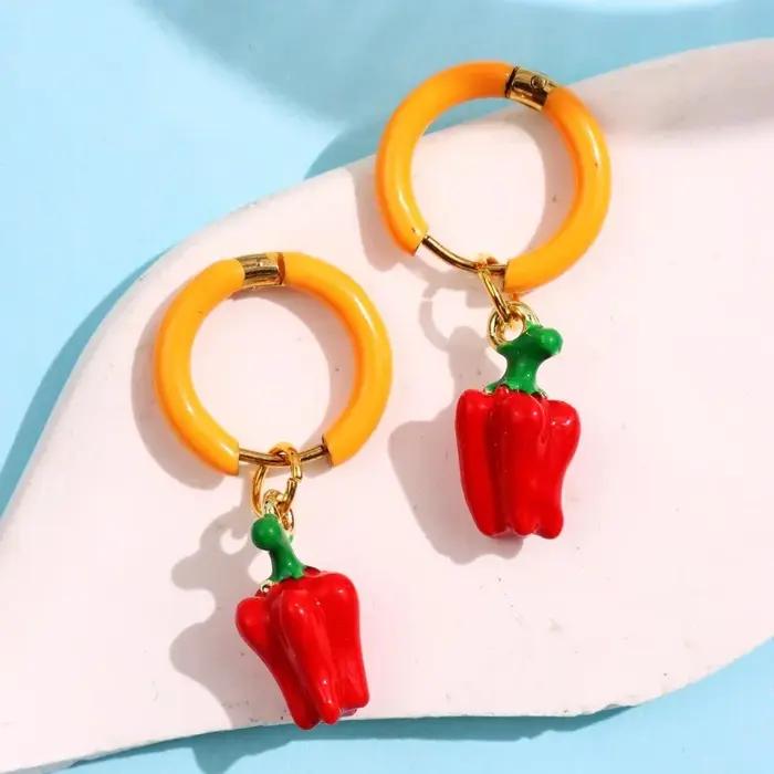 Boucles d'oreilles en émail en forme de piment