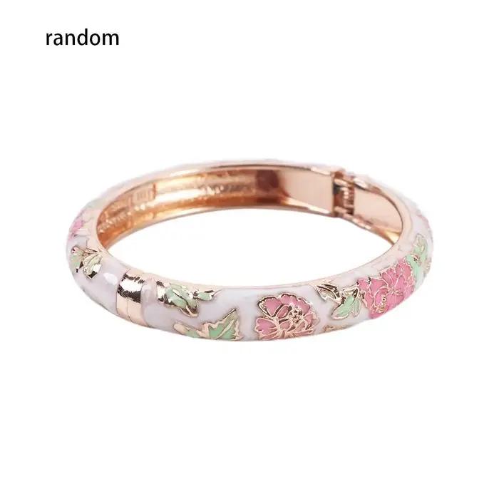 Cadeaux classiques traditionnels pour femmes et filles