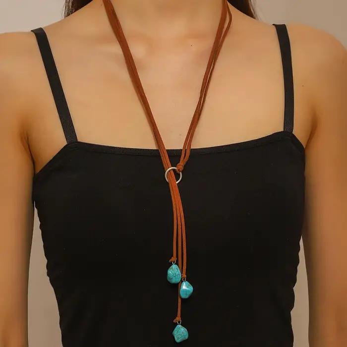 Collier de turquoise en daim synthétique bohème fait à la main