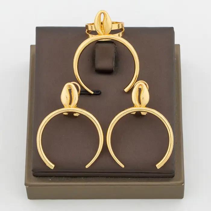Ensemble de bijoux plaqués or 18k avec motifs géométriques pour femmes, bijoux de fête et de mariage, bijoux d'anniversaire et de soirée élégants