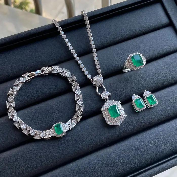 Simulation émeraude tourmaline plein diamant luxe princesse carré ouverture anneau pendentif boucles d'oreilles bracelet ensemble