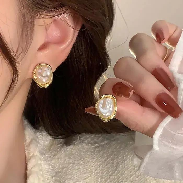 Boucles d'oreilles géométriques rondes irrégulières en métal pour femmes