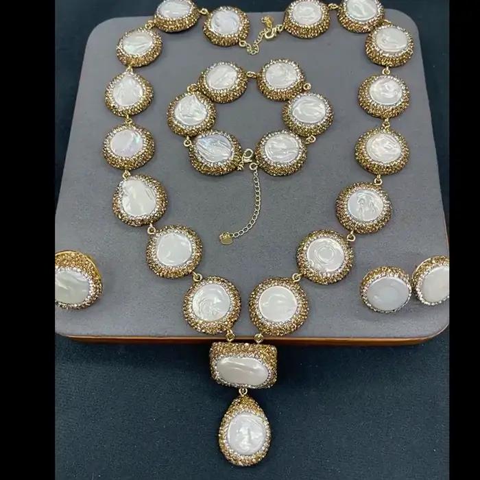 Parure de bijoux de luxe en perles d'eau douce naturelles : collier