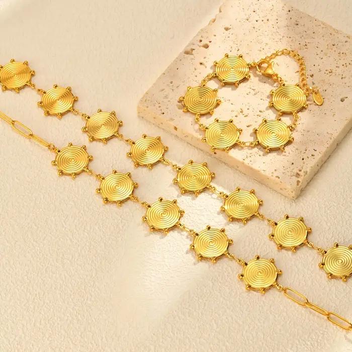Collier avec pendentif à grand fil circulaire plaqué or 18 carats pour femmes