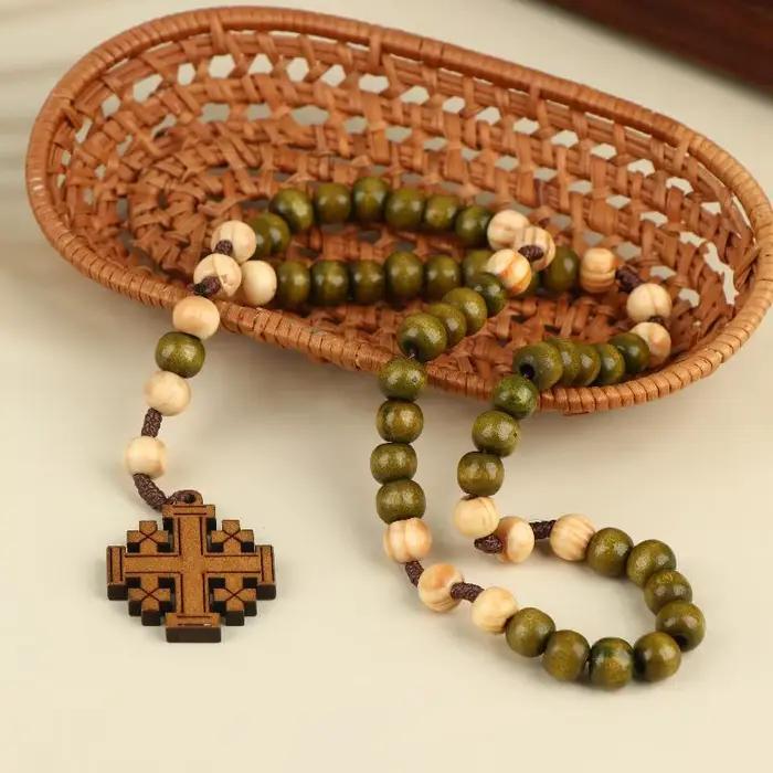 Collier Chapelet Croix Sacrée en Bois Vert et Marron, Ornements Religieux, Croix de Jésus, Bijou Cadeau