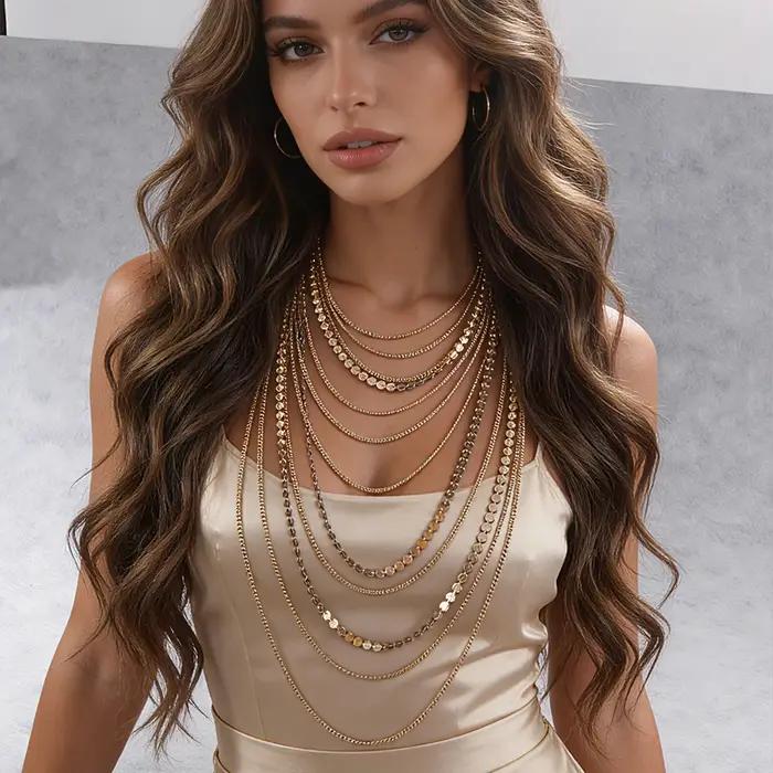 Collier superposé doré multi-brins