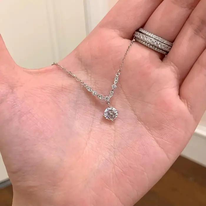 Collier en Argent Pur Scintillant de Luxe avec Zircon pour Femme, Petit Modèle Élégant et Polyvalent