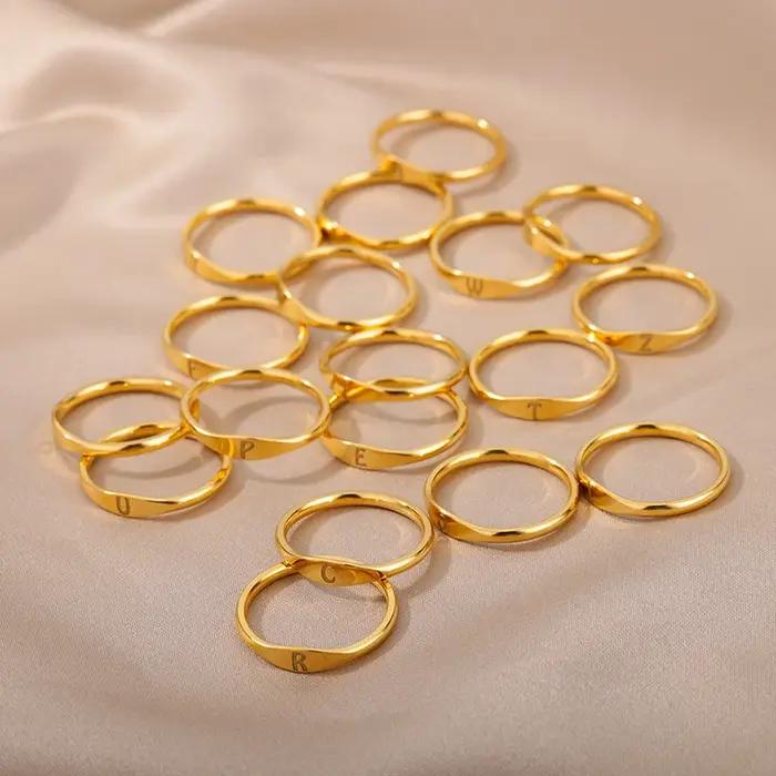 Bagues avec lettres initiales pour femmes et hommes