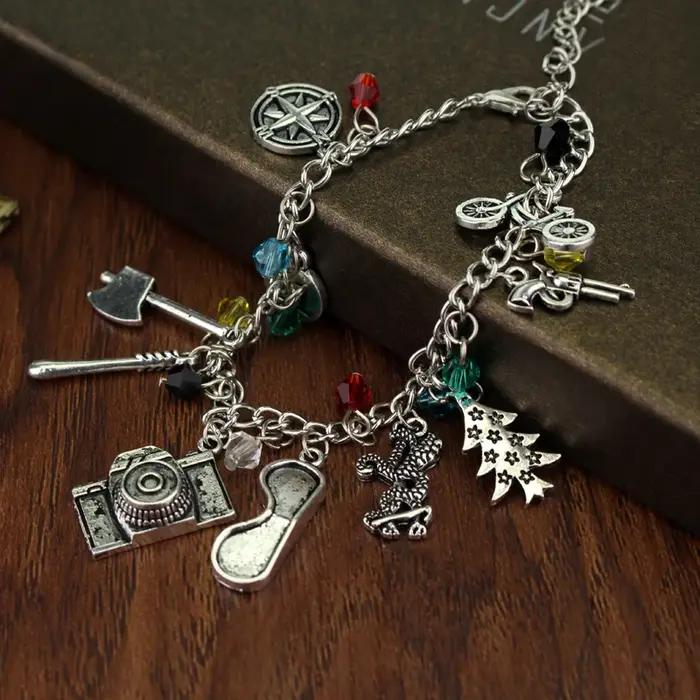 Bracelets Anime Stranger pendentifs émail fait main bracelets dessin animé accessoires bijoux femme cosplay occasions spéciales