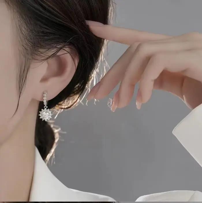 Ensemble collier et boucles d'oreilles tournesol en argent S925 avec Moissonite pour femmes, bijoux floraux élégants et durables pour les occasions spéciales
