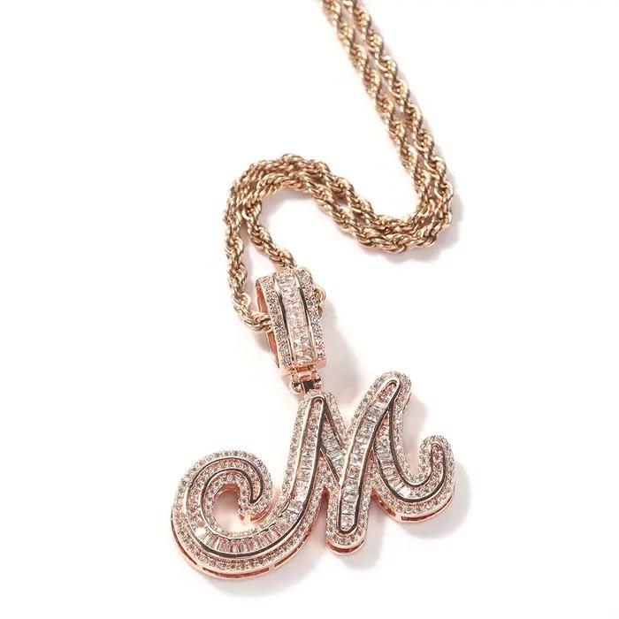 UWIN – collier avec pendentif en lettres initiales