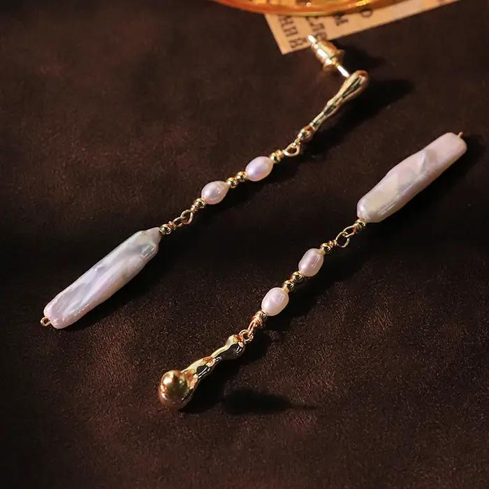 Boucles d'oreilles baroques naturelles avec pampilles en perles de cuivre