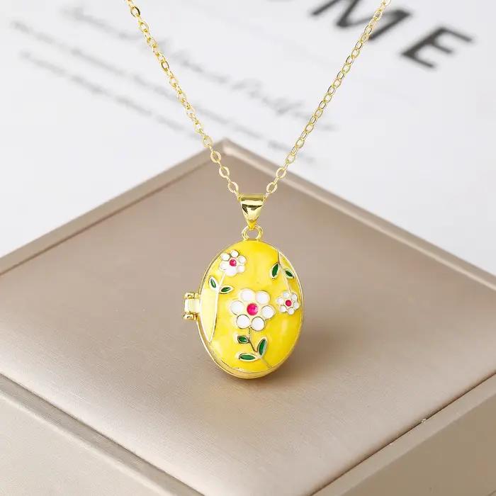Collier pendentif fleur de Rose artisanal en émail de luxe