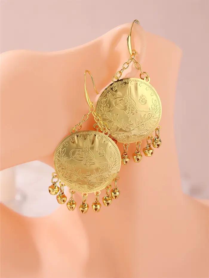 1 paire de boucles d'oreilles luxueuses pour femmes, en forme de pièce de monnaie avec motifs ottomans turcs gravés, associées à de petits pendentifs clochettes, bijoux pour femmes à porter lors de fe
