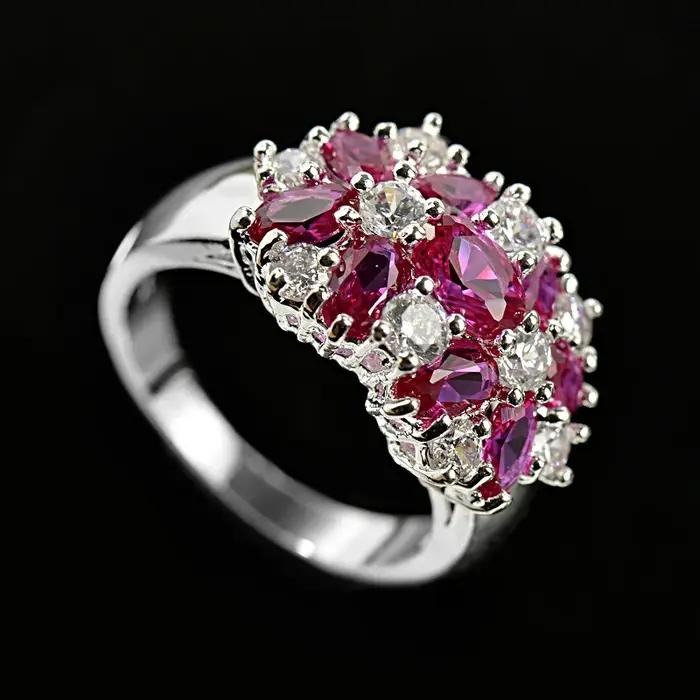 Bague en zircone cubique design nature inspiration plante pour femmes mariage et occasions spéciales浪漫的翻译可能更适合原文的情感表达,但根据要求,保持中文回答的简洁和准确性: ###TITRE### 高品质锆石植物设计创意婚戒女士日常佩戴结婚及特殊场合