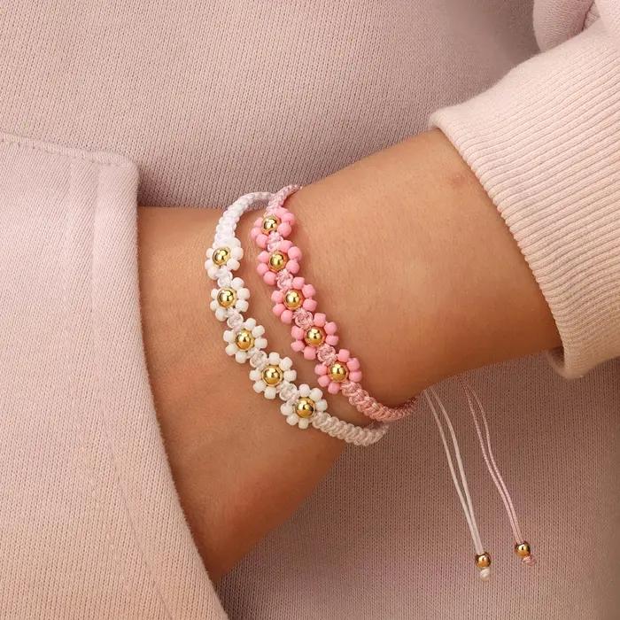 12 ensembles de bracelets réglables colorés en perles de verre tissées à la main bohème peuvent faire des gens se sentent heureux