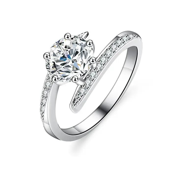 Bague de luxe en or blanc massif 18 carats