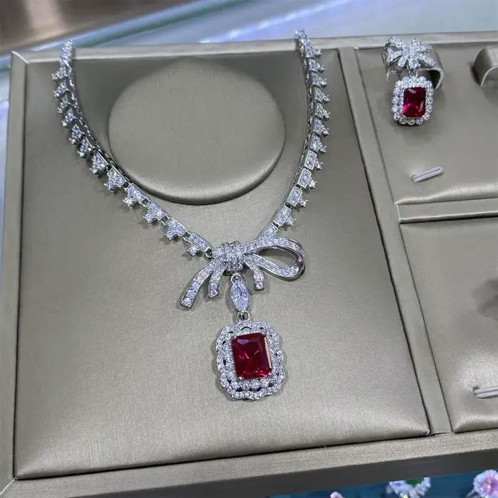 Ensemble de bijoux en corindon rouge pour femme