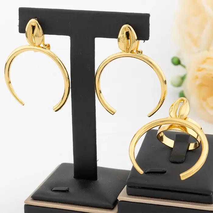 Ensemble de bijoux de luxe pour mariage doré avec boucles d'oreilles rondes et anneau circulaire réglable pour femmes occasions spéciales