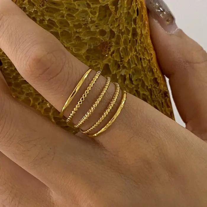 Ensemble de bagues minimalistes plaqué or 18 carats pour femmes, acier inoxydable, design floral, idéal pour soirées et occasions spéciales