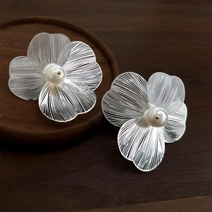 Boucles d'oreilles clous élégantes en fausses perles baroques françaises 2026 pour femmes