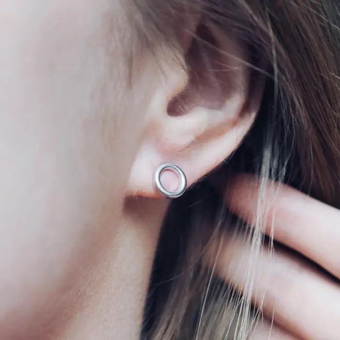 E-manco dames petites boucles d'oreilles rondes épingle de sûreté femmes