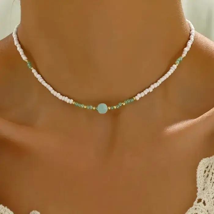 Collier élégant avec pendentif en perles fait à la main