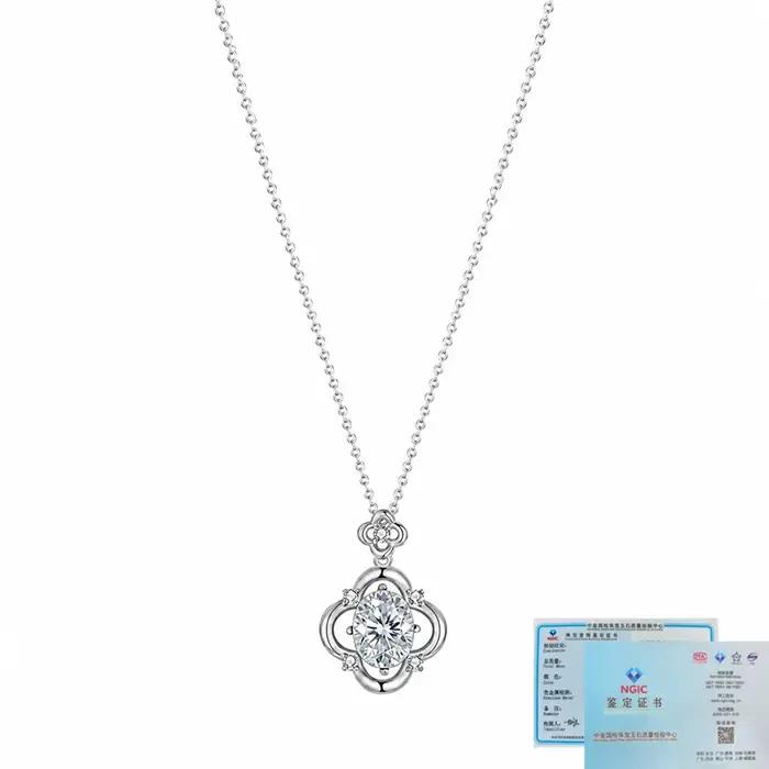 Collier trèfle en argent S925 avec moissanite ovale 3 carats