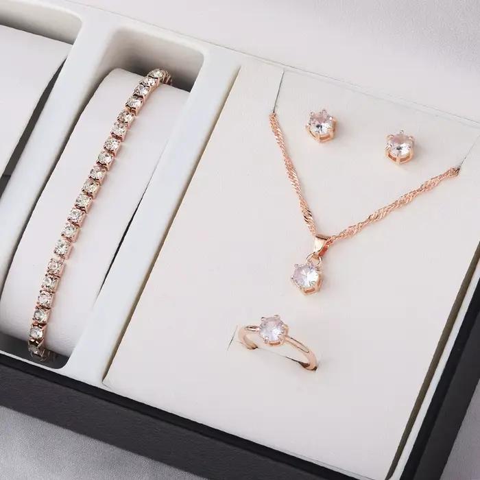 Ensemble de bijoux 5 pièces à la fois tendance et polyvalent avec incrustations de zircon synthétique