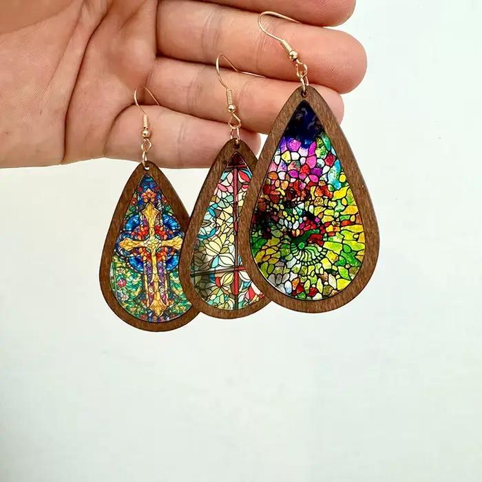 Boucles d'oreilles en mosaïque de verre coloré pour femmes, nouveau modèle 2024, motif kaléidoscope, bois, acrylique, colorées et brillantes, boucles d'oreilles statement, vente en gros