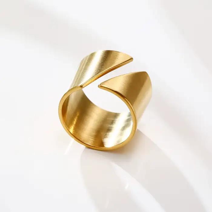 Bague enveloppante large acier inoxydable plaqué or 18 carats pour femmes styles modernes et sophistiqués occasions spéciales
