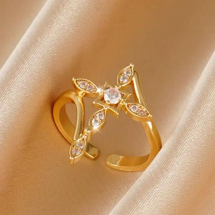Bague élégante scintillante à motif croix, accessoire de bijouterie unique pour événements festifs