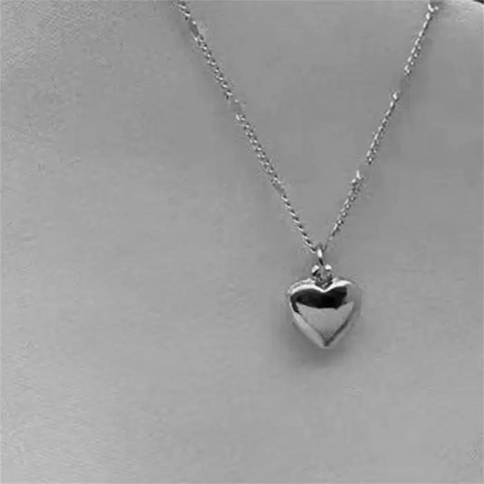 Collier avec pendentif d'amour Simple pour femmes, chaîne de clavicule, ras du cou tendance, couleur or, bijoux à la mode, cadeau personnalisé