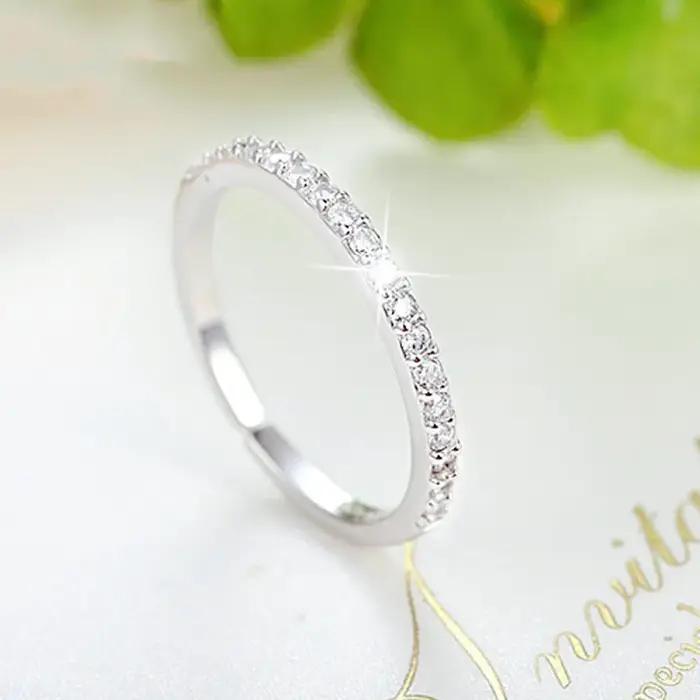 Bague en argent sterling 925 sertie de zirconium blanc élégante pour femmes pour soirée et occasions spéciales