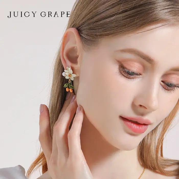 Boucles d'oreille Juicy Grape en argent sterling 925 serties de zirconium blanc et perles de raisin juteux pour femmes, idéales pour les mariages, les anniversaires et les sorties décontractées