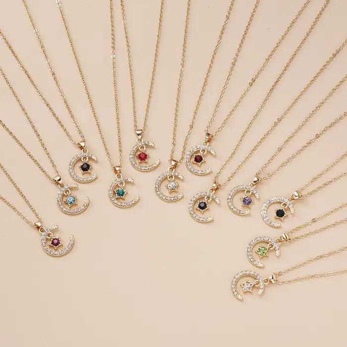 Collier lune étoile en cristal pour anniversaire et célébrations familiales bijou classique à offrir pour homme ou femme occasions spéciales