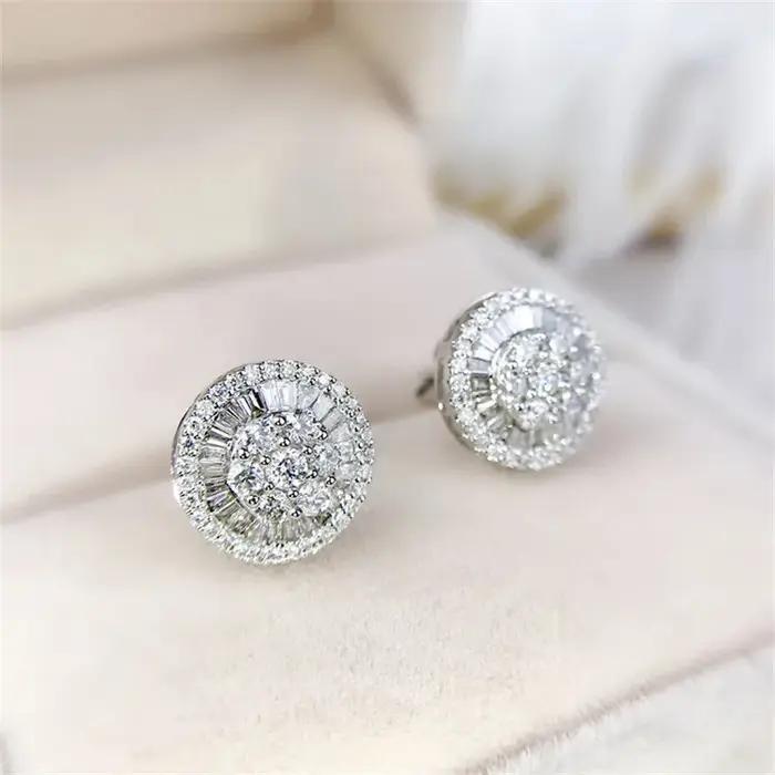 Boucles d'oreilles à breloques en or 18 carats avec diamant de laboratoire