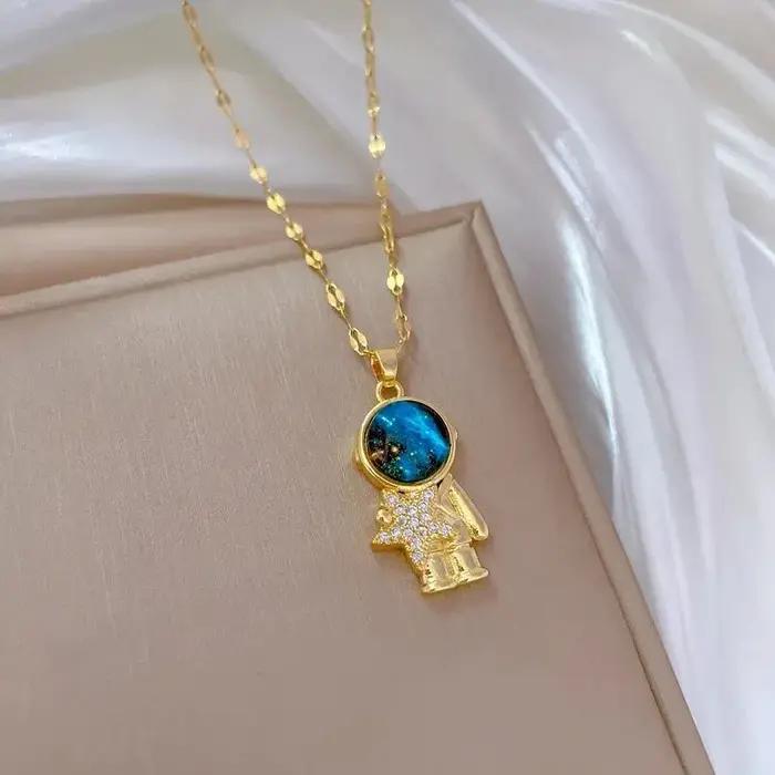 Collier de la série Star Series en acier au titane pour femme